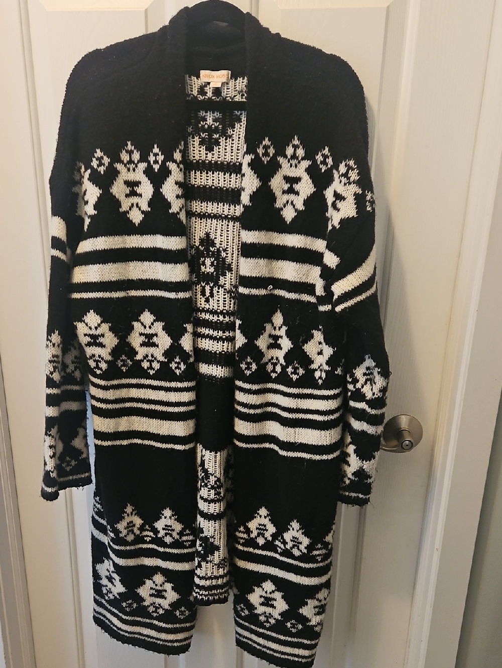 Knox Rose Black and White Patterned Knit Sweater